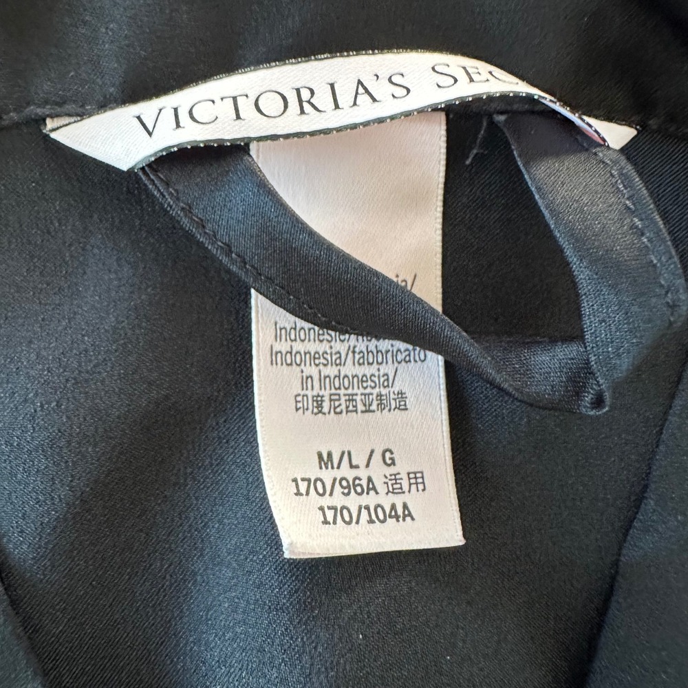 Victoria's Secret Satin Wrap Belted Robe 3/4 Flutter Sleeve Romantic Black M/L - Picture 2 of 6